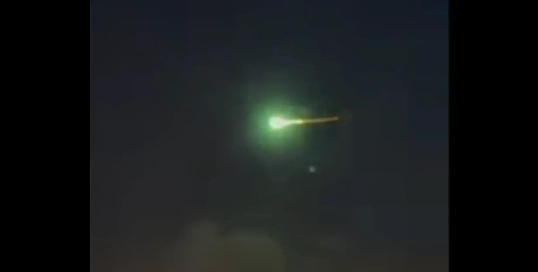 Il bolide super luminoso attraversa (anche) i cieli di Cosenza