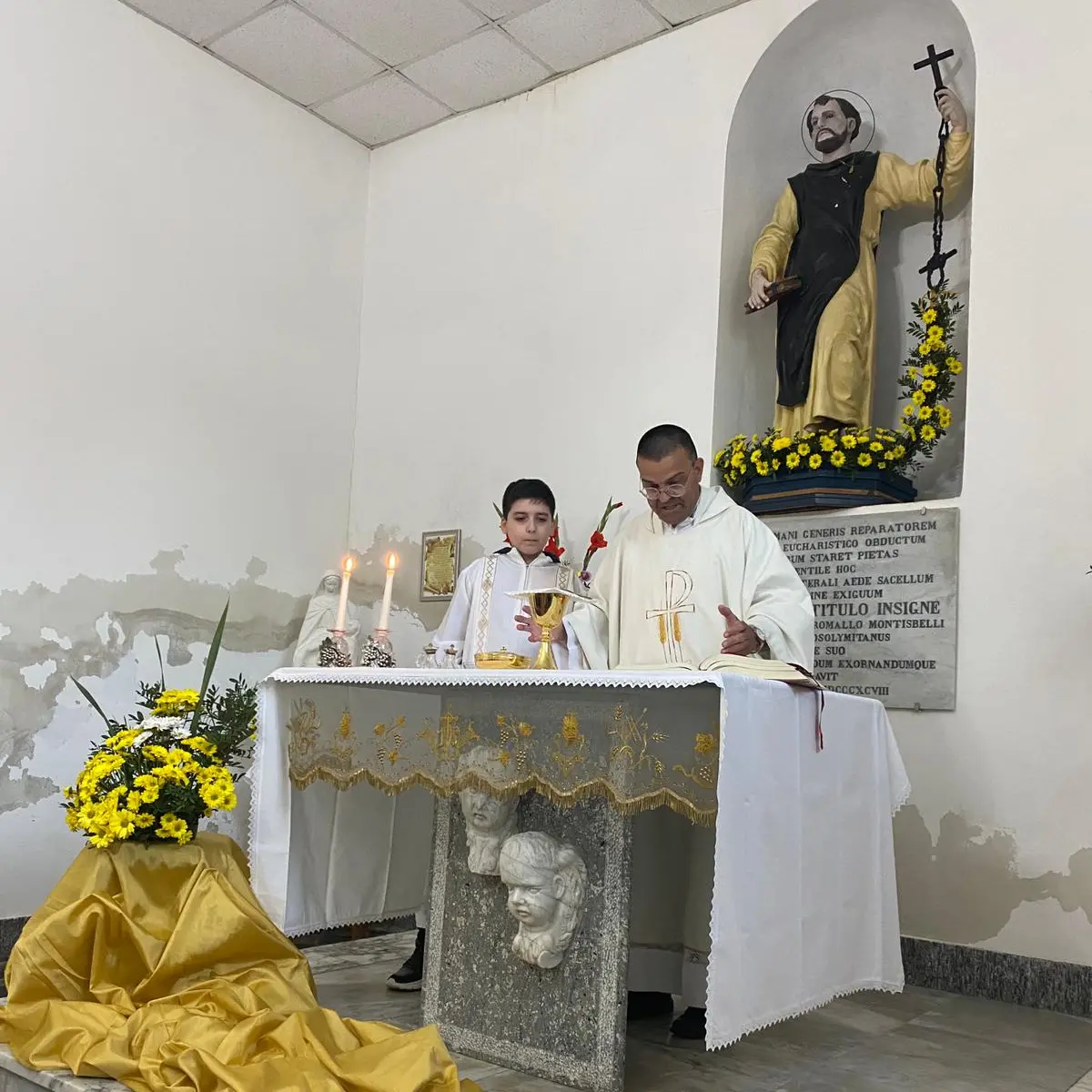 Montebello Jonico celebra San Leonardo: la chiesetta gremita di fedeli nel segno della tradizione\n