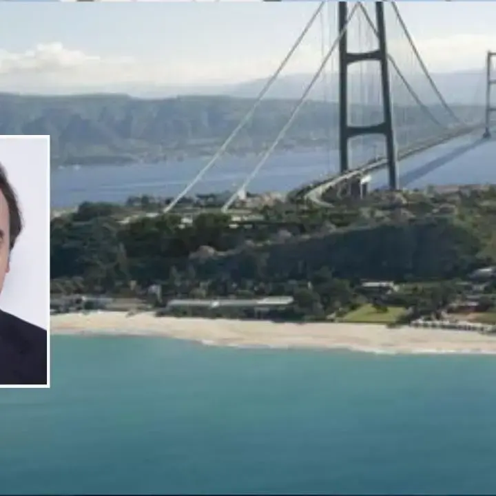 Ponte sullo Stretto, Bonelli: «I\u00A03,8 miliardi di fondi di coesione vengano restituiti a Calabria e Sicilia»