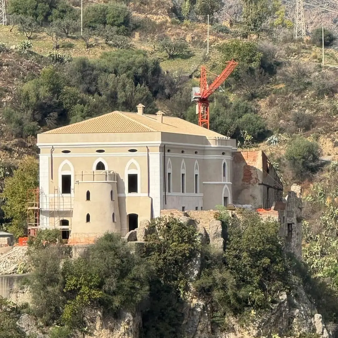 Palizzi, completato il restauro del Castello: due milioni di euro per restituire vita al simbolo del borgo\n