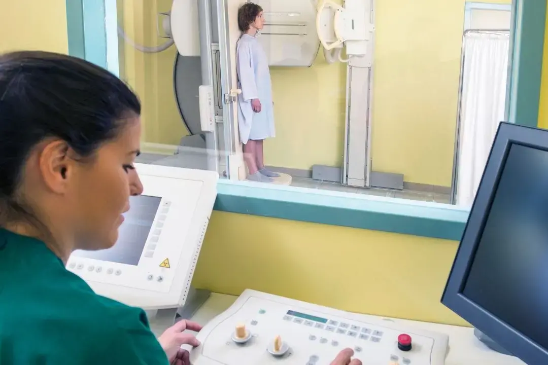 Liste d’attesa infinite, in Calabria un cittadino su 10 rinuncia a curarsi: la sanità pubblica non basta più\n