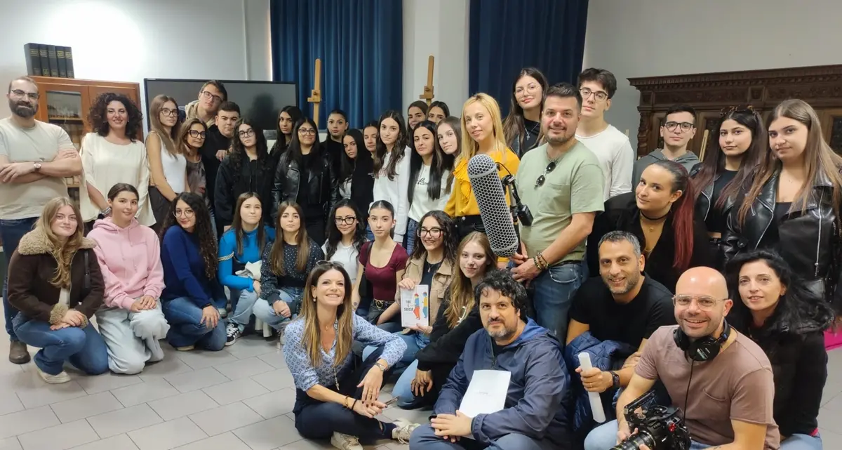 Gli studenti del liceo Gullì di Reggio\u00A0girano\u00A0il\u00A0cortometraggio ispirato a “Tibi e Tascia” di Saverio Strati\n