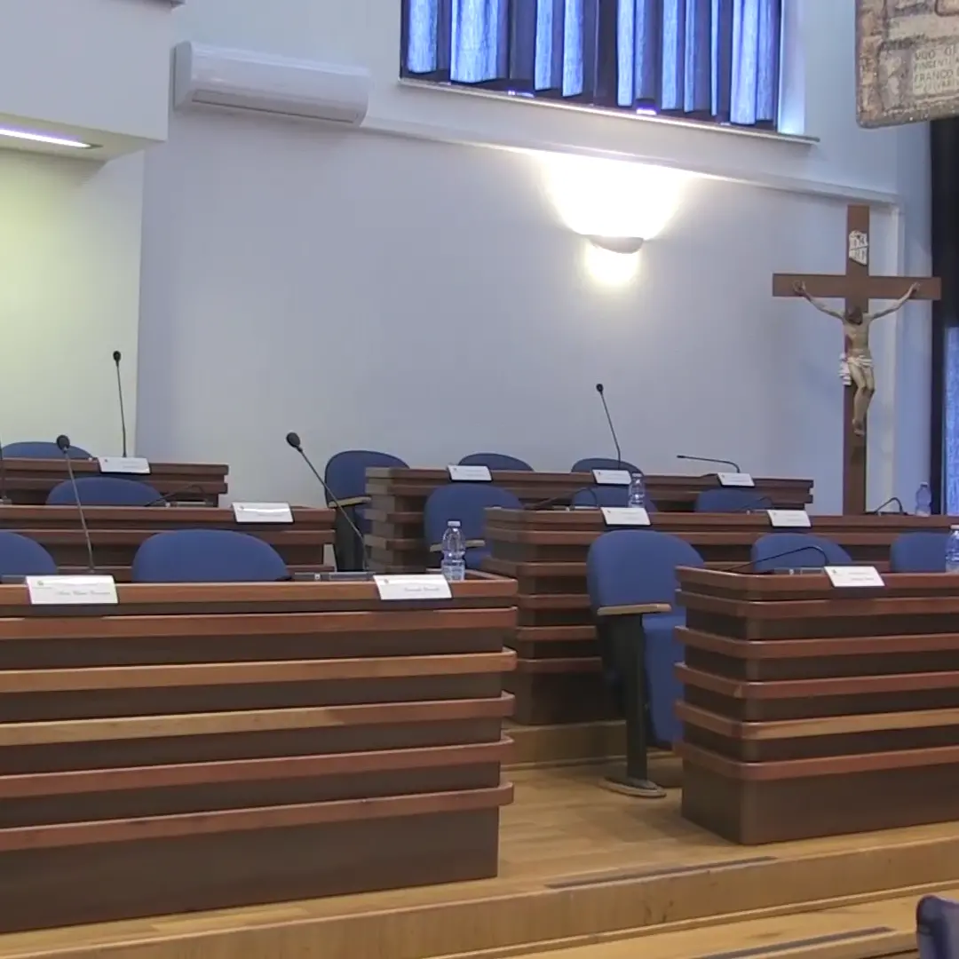 Nuovo ospedale a Catanzaro, il Consiglio comunale tace. Occhiuto: «Spero abbiano la responsabilità di esprimersi»\n