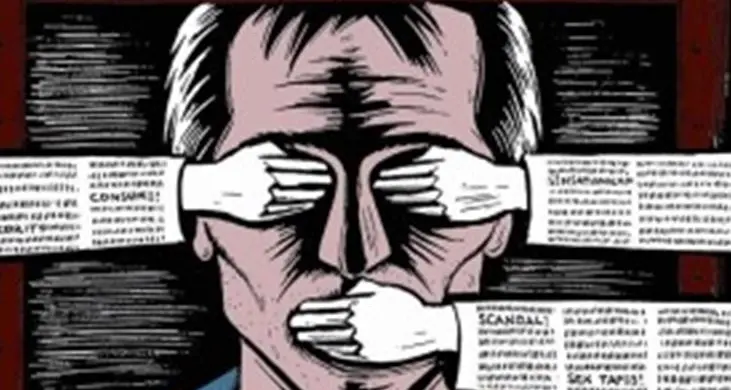 Stampa, il governo boccia la norma anti-querele. Schlein: «Meloni vuole mettere paura ai giornalisti»\n