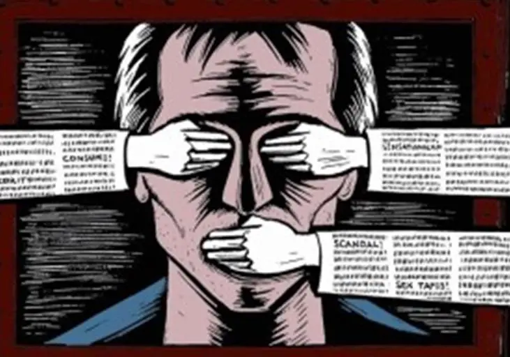 Stampa, il governo boccia la norma anti-querele. Schlein: «Meloni vuole mettere paura ai giornalisti»\n