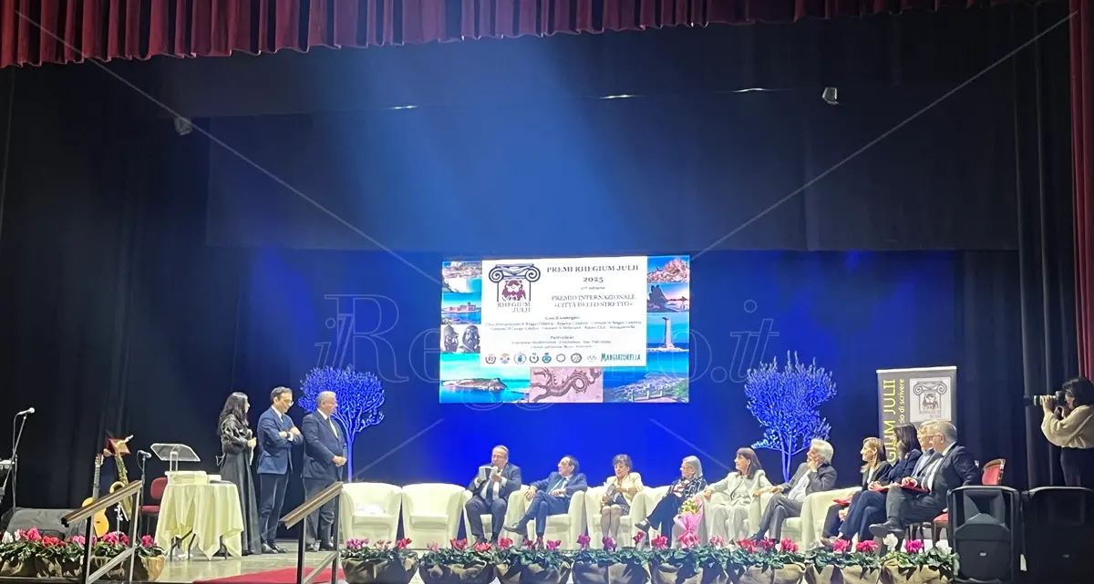 A Reggio giovani e cultura si incontrano: riflessioni e storie con i Premi Rhegium 2025