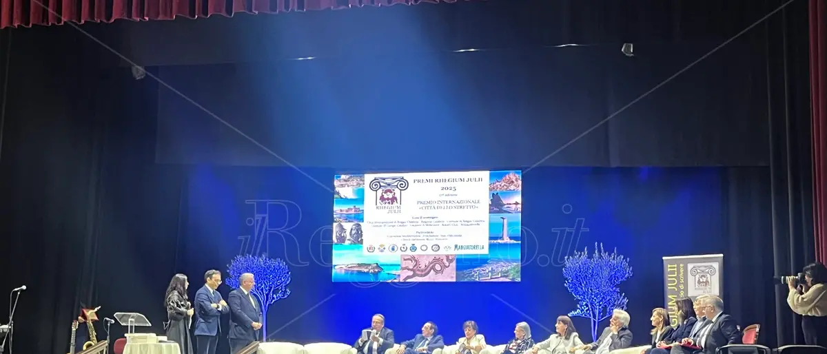 L’Umanità e l’urgenza di Etica, Cura e Pace: a Reggio riflessioni e storie con i Premi Rhegium 2025\n