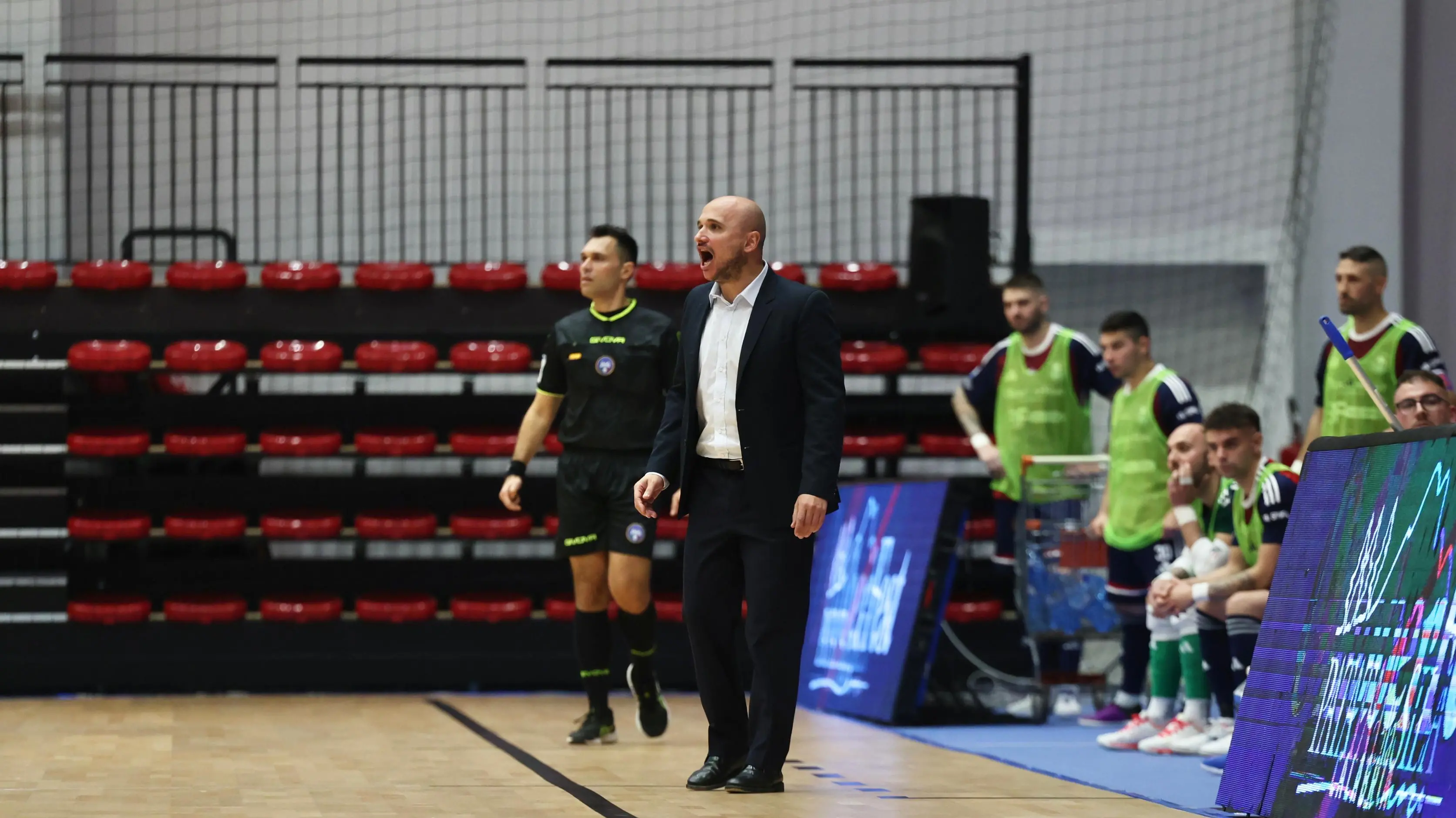 Pirossigeno Cosenza-Napoli 4-4, Paniccia: «Dal punto di vista sportivo un grande punto»\n