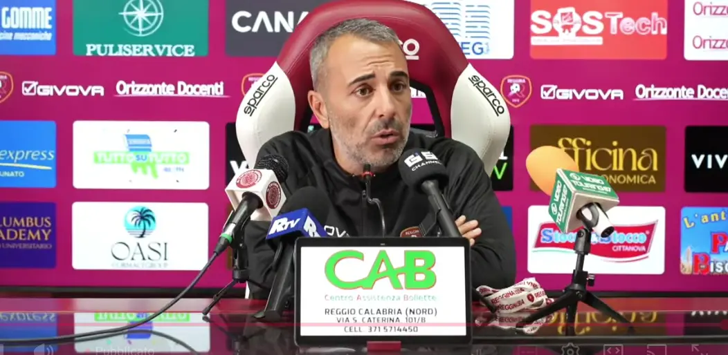 Reggina, Torrisi: «Usciremo da questa situazione col lavoro e con la compattezza. La classifica conta a maggio, non ora»\n