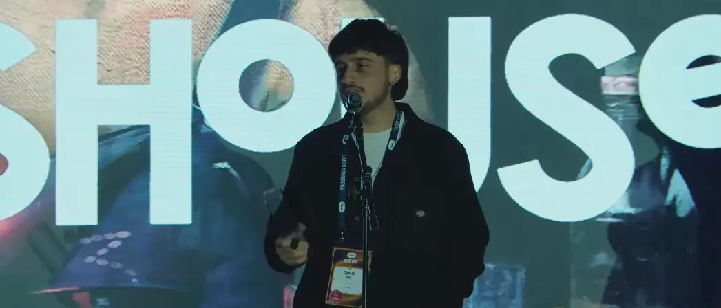 I videogames parlano cosentino: Camillo Bria ritira il premio “Developers’ choice”\u00A0ai DevGAMM di Lisbona
