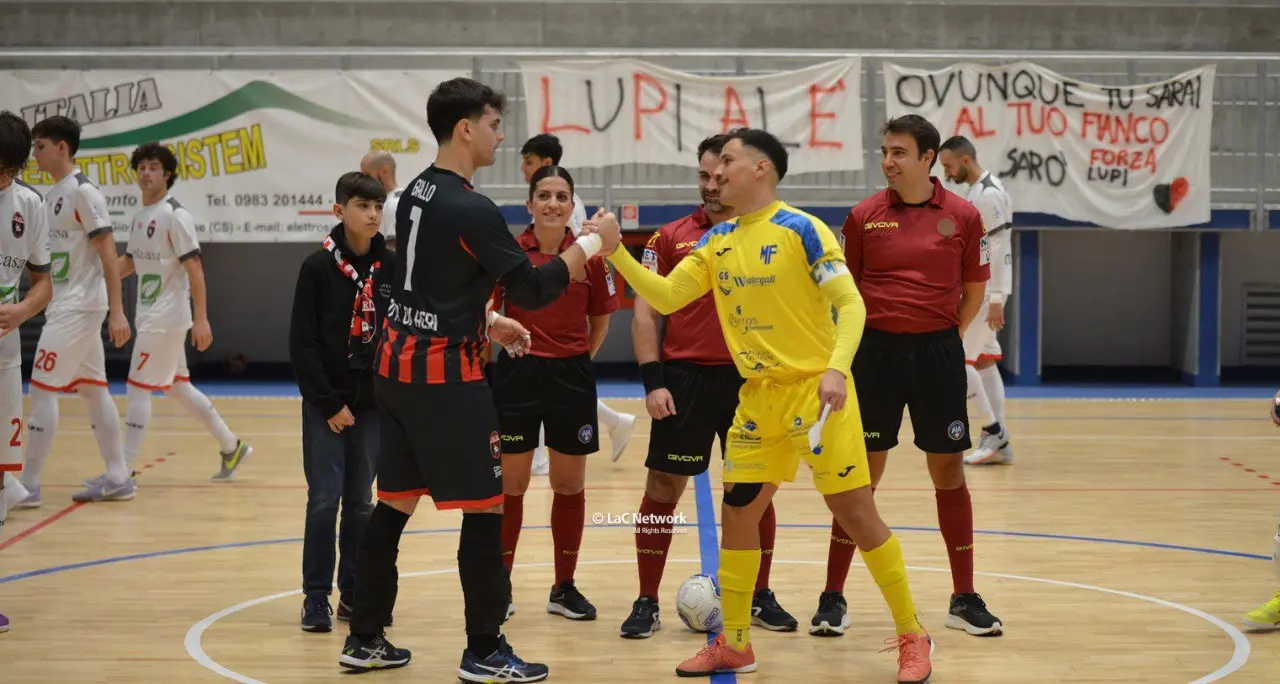 Serie A2 Futsal, quarto\u00A0turno amaro per le calabresi: Acri ko in casa, la Blingink Soverato cede in Campania\n