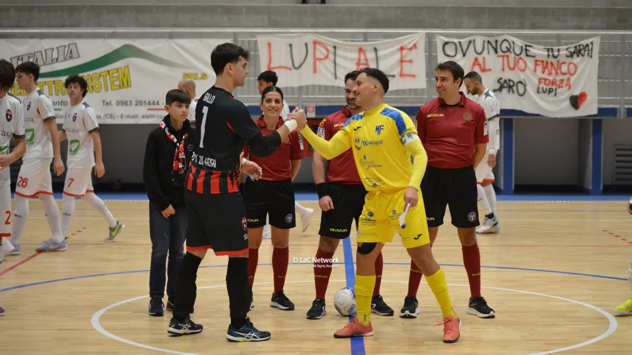 Serie A2 Futsal, quarto\u00A0turno amaro per le calabresi: Acri ko in casa, la Blingink Soverato cede in Campania\n