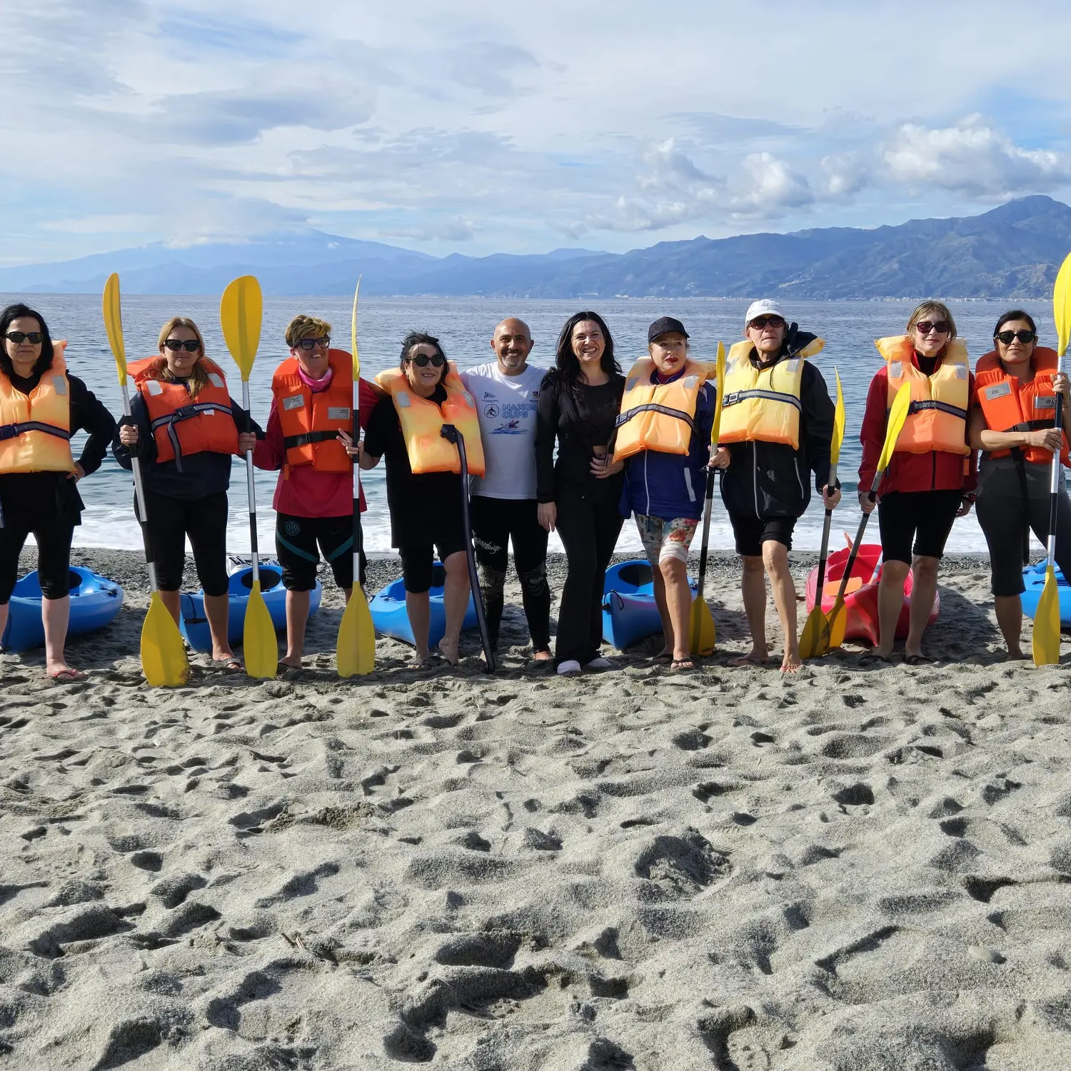 “Dragon Grace”: in canoa per portare in mare forza, coraggio e rinascita\n