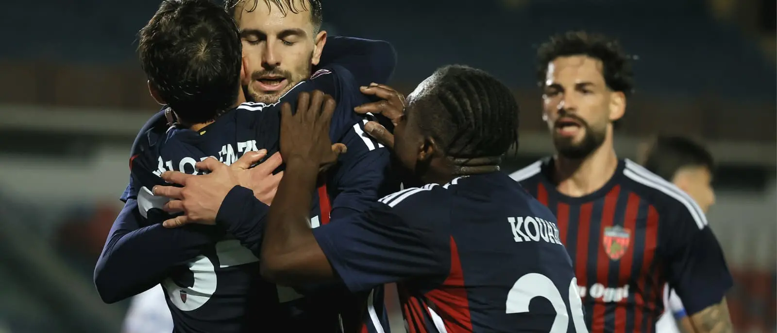 Il Cosenza asfalta il Casarano e torna alla vittoria: finisce 4-1 al “Marulla”