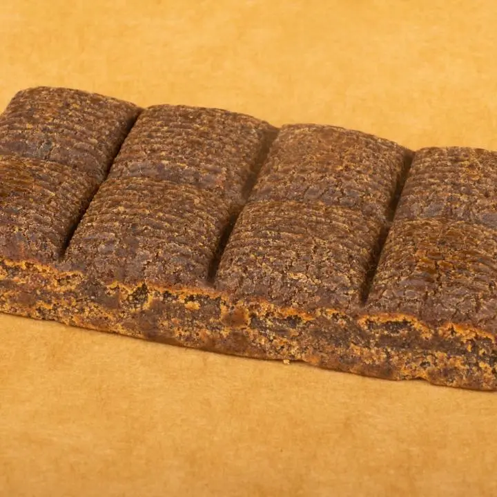 A spasso per le vie di Crotone con panetti di hashish: arrestato 36enne\n