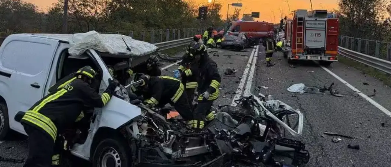 Drammatico incidente stradale sulla tangenziale sud di Bergamo:\u00A0tre\u00A0morti