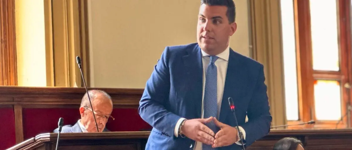 Palestra San Giovannello, Forza Italia difende Milia: «L’attore è Latella, ma di un film comico»\n