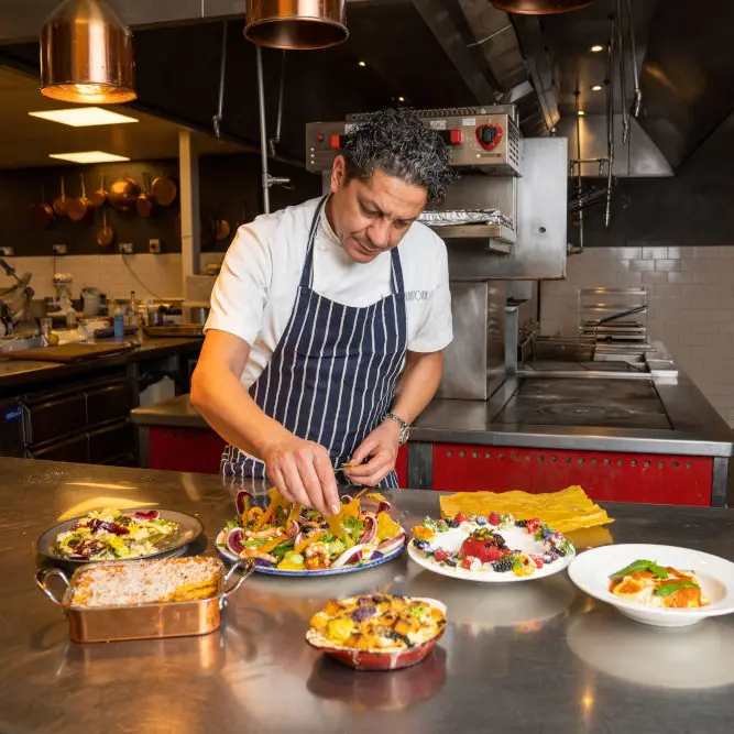 Un nuovo angolo d’Italia a Londra: lo chef calabrese Francesco Mazzei apre il ristorante “Mezzogiorno”\n