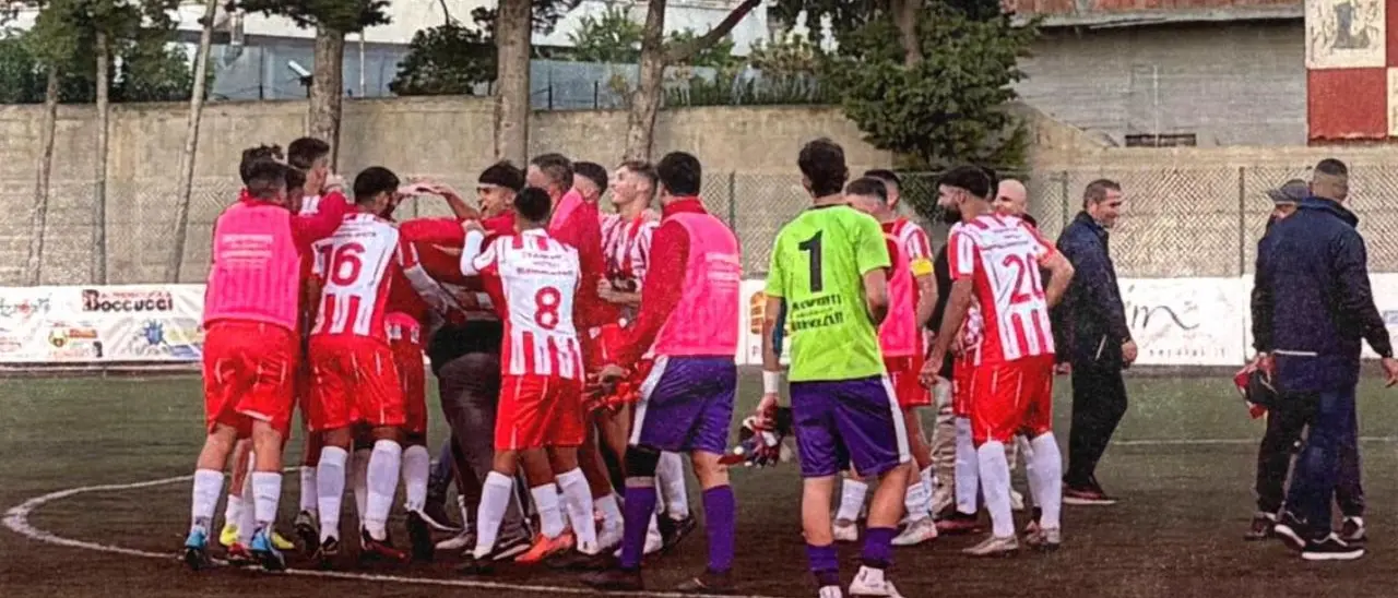 Promozione B, il Gioiosa Ionica aggancia la vetta. Mister Logozzo: «Pressione? Siamo una grande squadra»\n