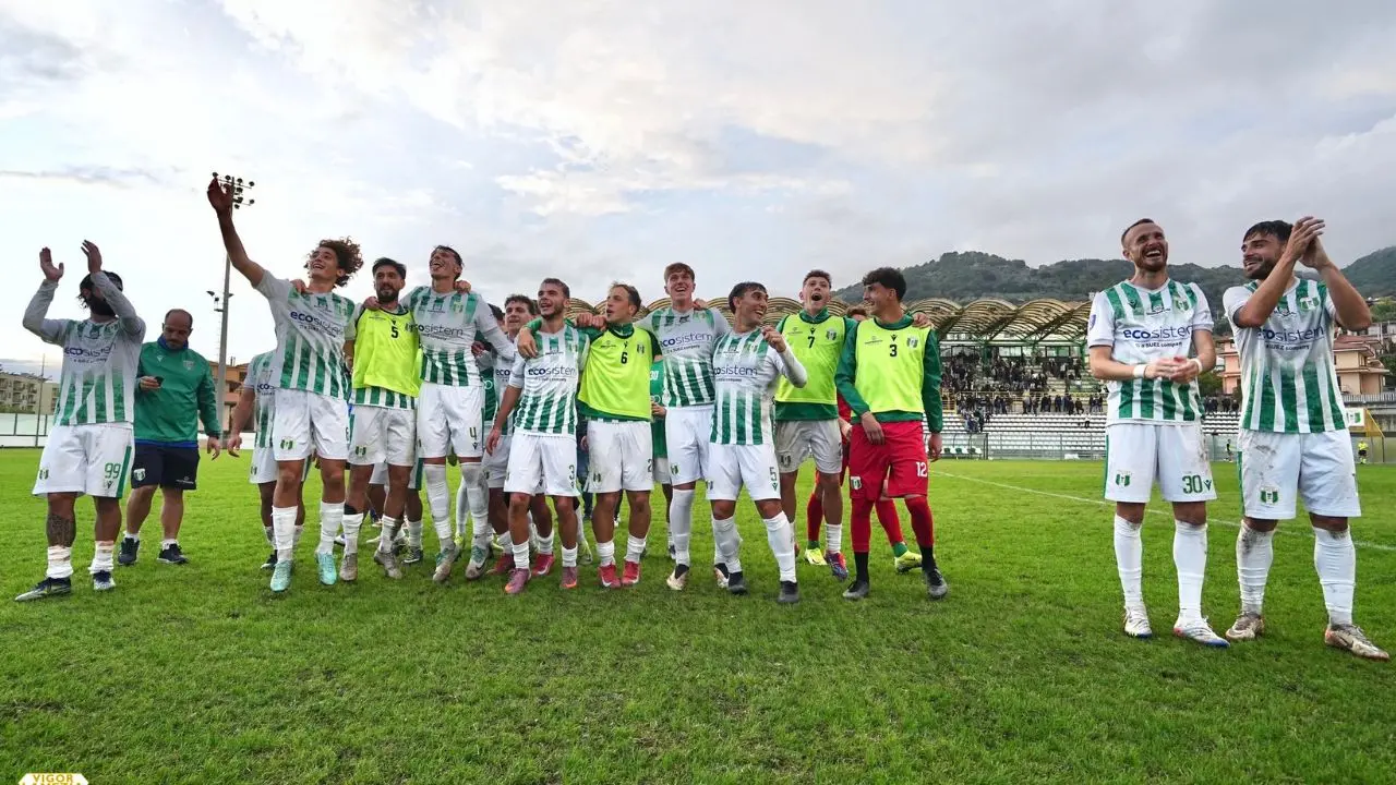 Serie D: la Vigor Lamezia ritorna al successo casalingo dopo due mesi. Mancini: «Encomiabile la dedizione e la voglia dei ragazzi».\n