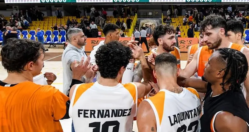 Basket, la Viola Reggio cade in casa: al Palacalafiore passa la Svincolati Milazzo (68-74)