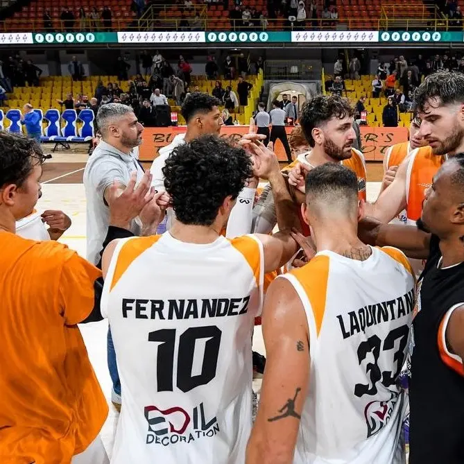 Basket, la Viola Reggio cade in casa: al Palacalafiore passa la Svincolati Milazzo (68-74)