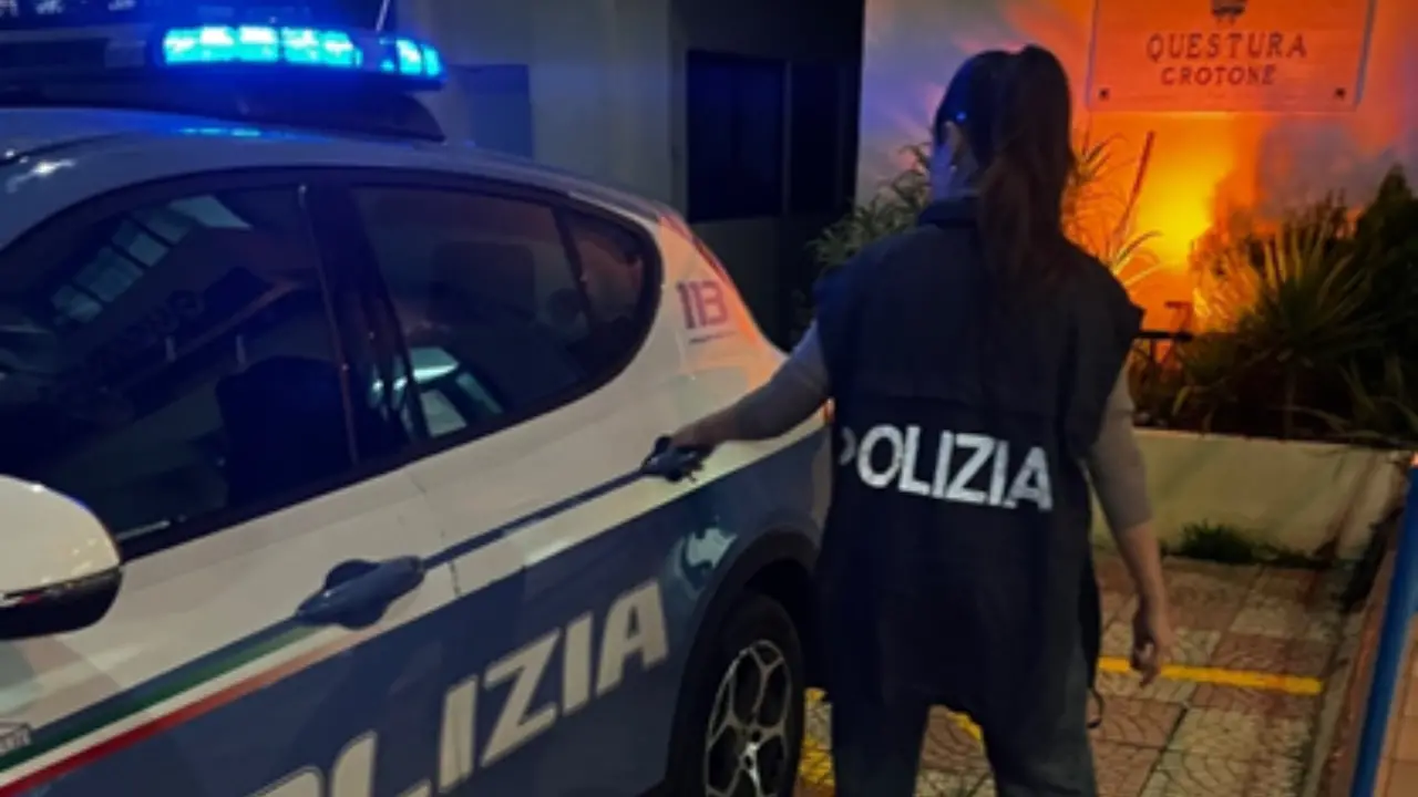 Aveva in auto 3,6 chili di hashish la vittima della sparatoria di Crotone, ricercato l’autore del tentato omicidio\n\n\n