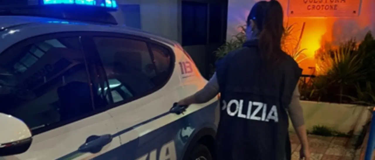 Aveva in auto 3,6 chili di hashish la vittima della sparatoria di Crotone, ricercato l’autore del tentato omicidio\n\n\n