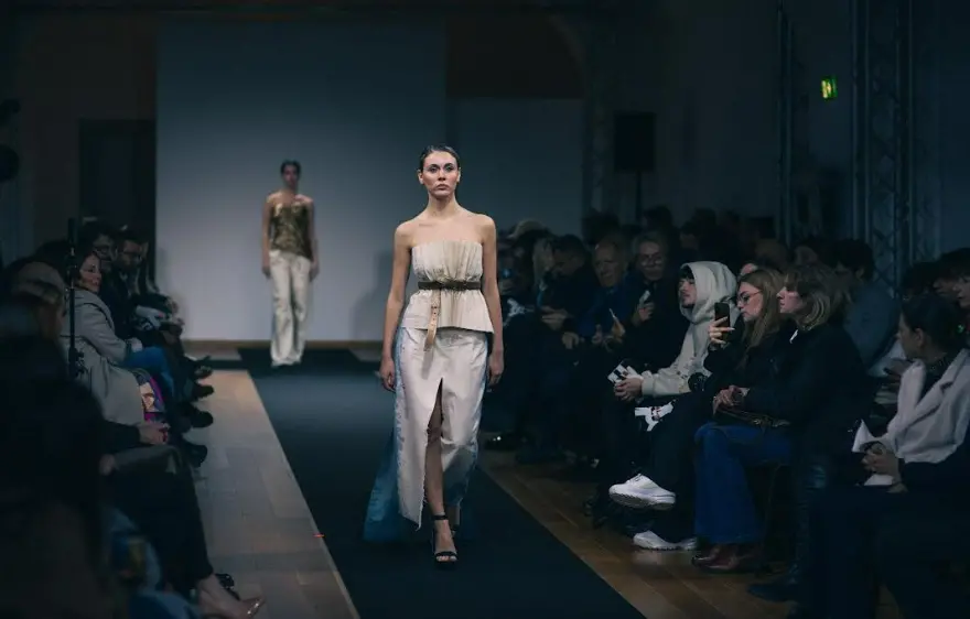 Catanzaro, al Politeama la sfilata con le creazioni realizzate degli studenti dell’Accademia di belle arti\n