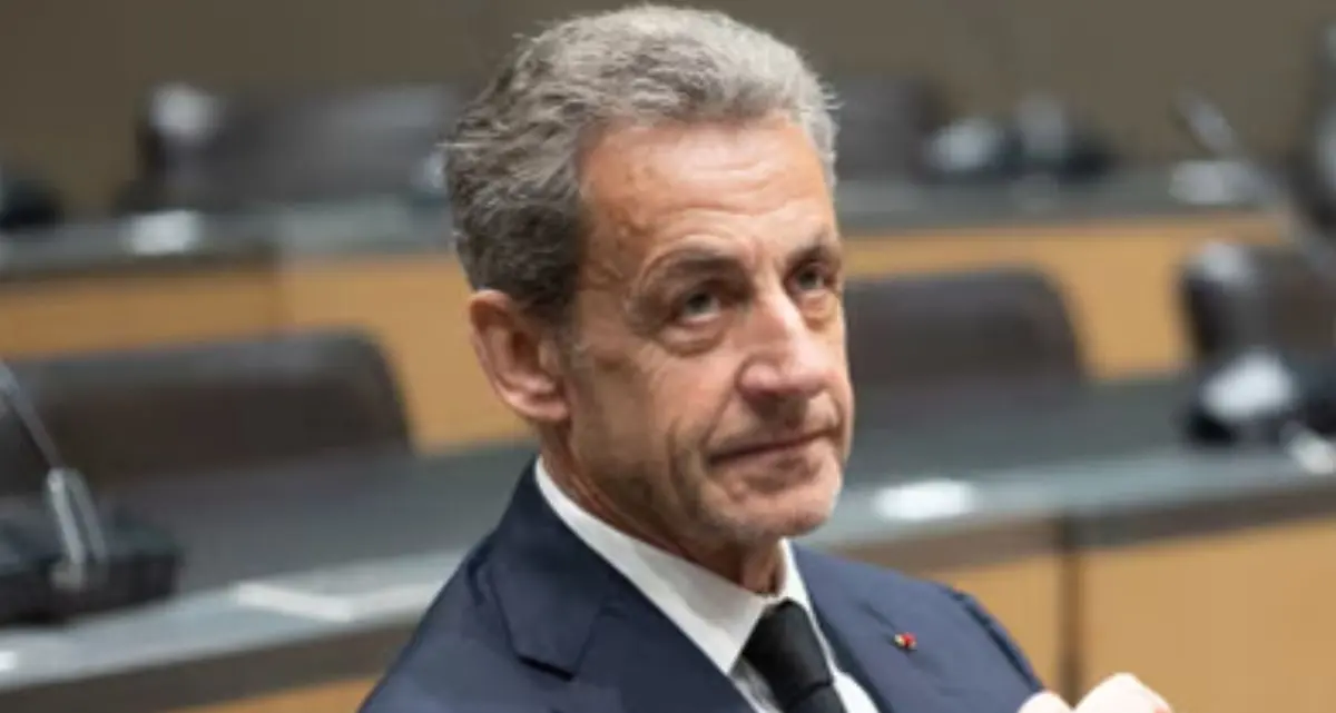 Concessa a Sarkozy la libertà vigilata, accolto il ricorso. L’ex presidente francese: «Il carcere esperienza dura»\n
