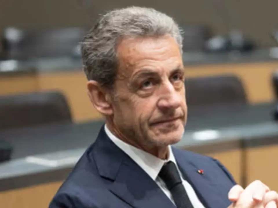 Concessa a Sarkozy la libertà vigilata, accolto il ricorso. L’ex presidente francese: «Il carcere esperienza dura»