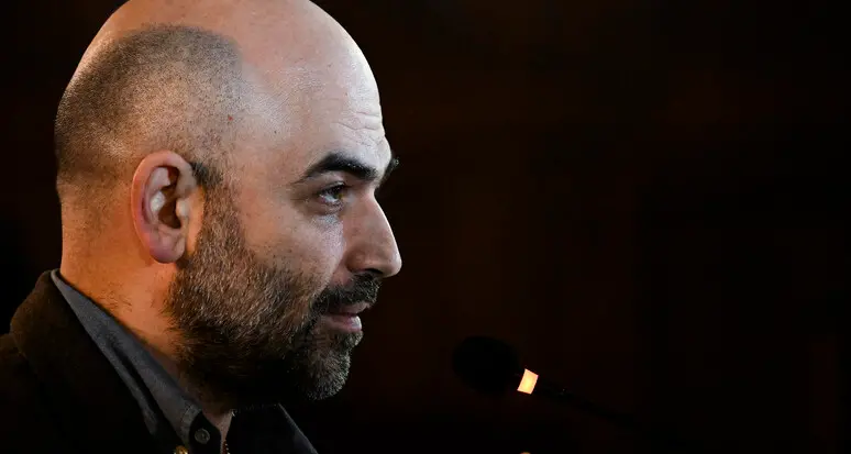 “L’Amore mio non muore”, il 6 dicembre Roberto saviano ospite della rassegna L’Altro Teatro\n