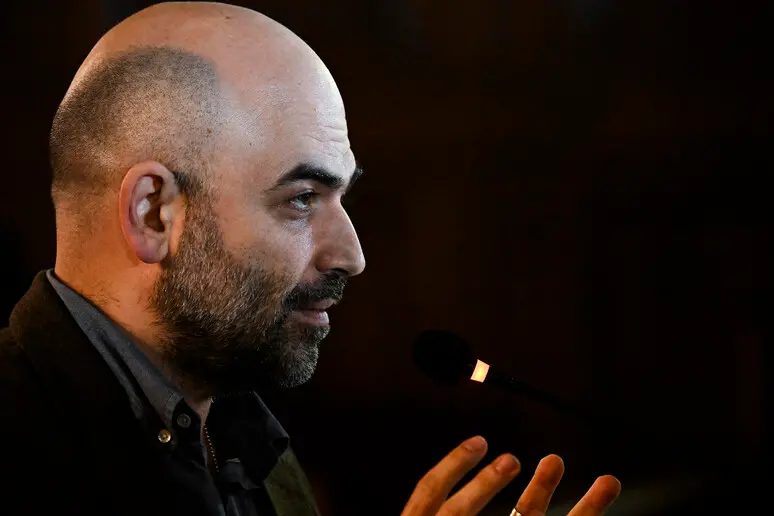 “L’Amore mio non muore”, il 6 dicembre Roberto saviano ospite della rassegna L’Altro Teatro\n