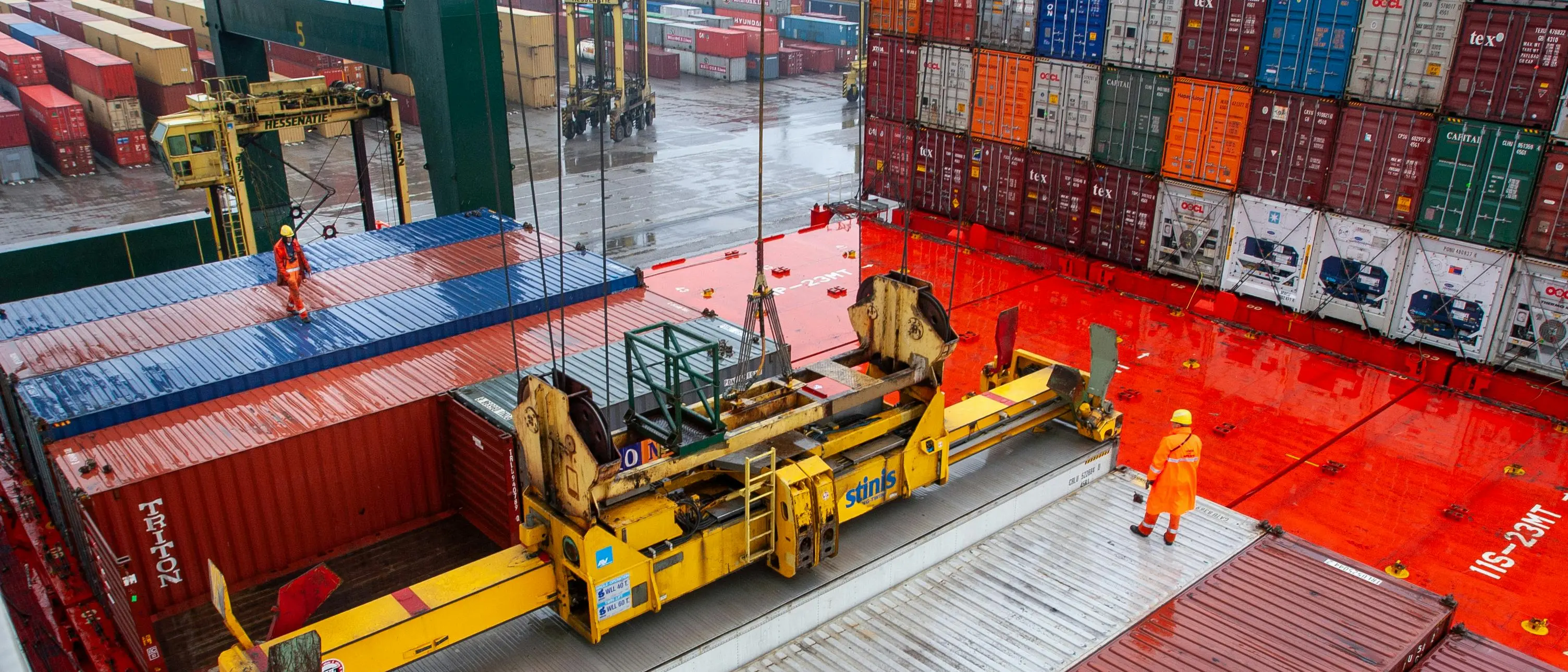 Piccole e medie imprese europee in crisi, la Cina avanza: import a doppia cifra e concorrenza imbattibile