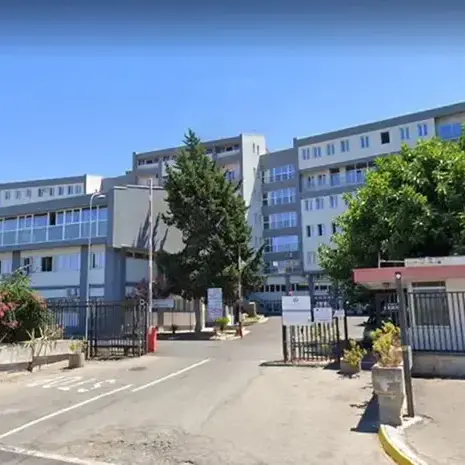 Ospedale di Tropea,\u00A0le dimissioni dell’urologo Ventrice infiammano il dibattito sulla sanità vibonese al collasso\n