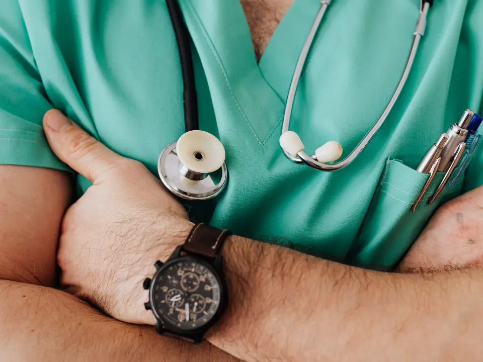 Paradosso all’Asp di Vibo: medico vincitore di concorso attende da un anno e mezzo l’assunzione