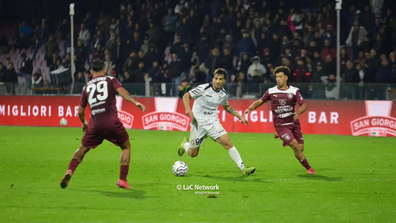 Serie C, un buon Crotone stoppa la Salernitana: all’Arechi finisce 0-0