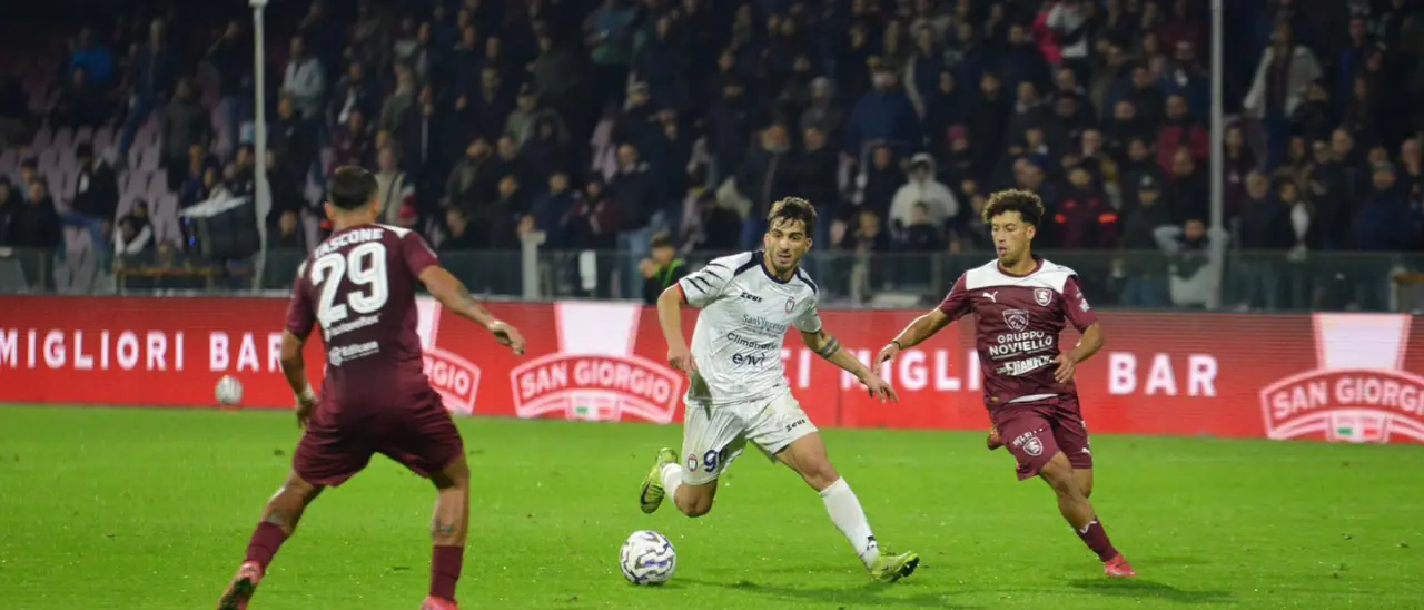 Serie C, un buon Crotone stoppa la Salernitana: all’Arechi finisce 0-0