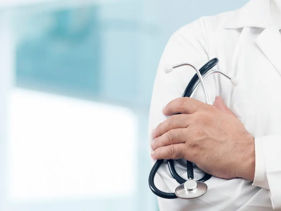 Medico vincitore di concorso resta senza contratto: il paradosso della sanità vibonese