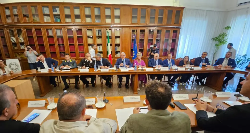 Controlli antimafia\u00A0sui lavori di ammodernamento della Ss 106, firmato a Catanzaro il Protocollo di legalità\n