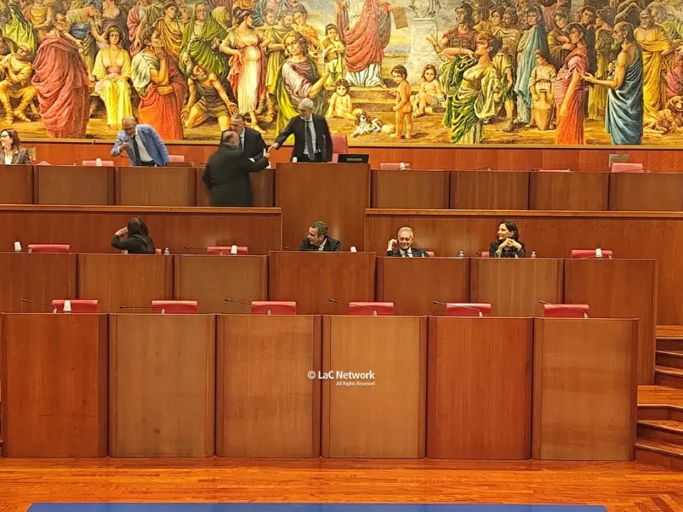 Consiglio regionale, al via la XIII legislatura con le parole di Laghi: «Non dobbiamo lasciare indietro nessuno»