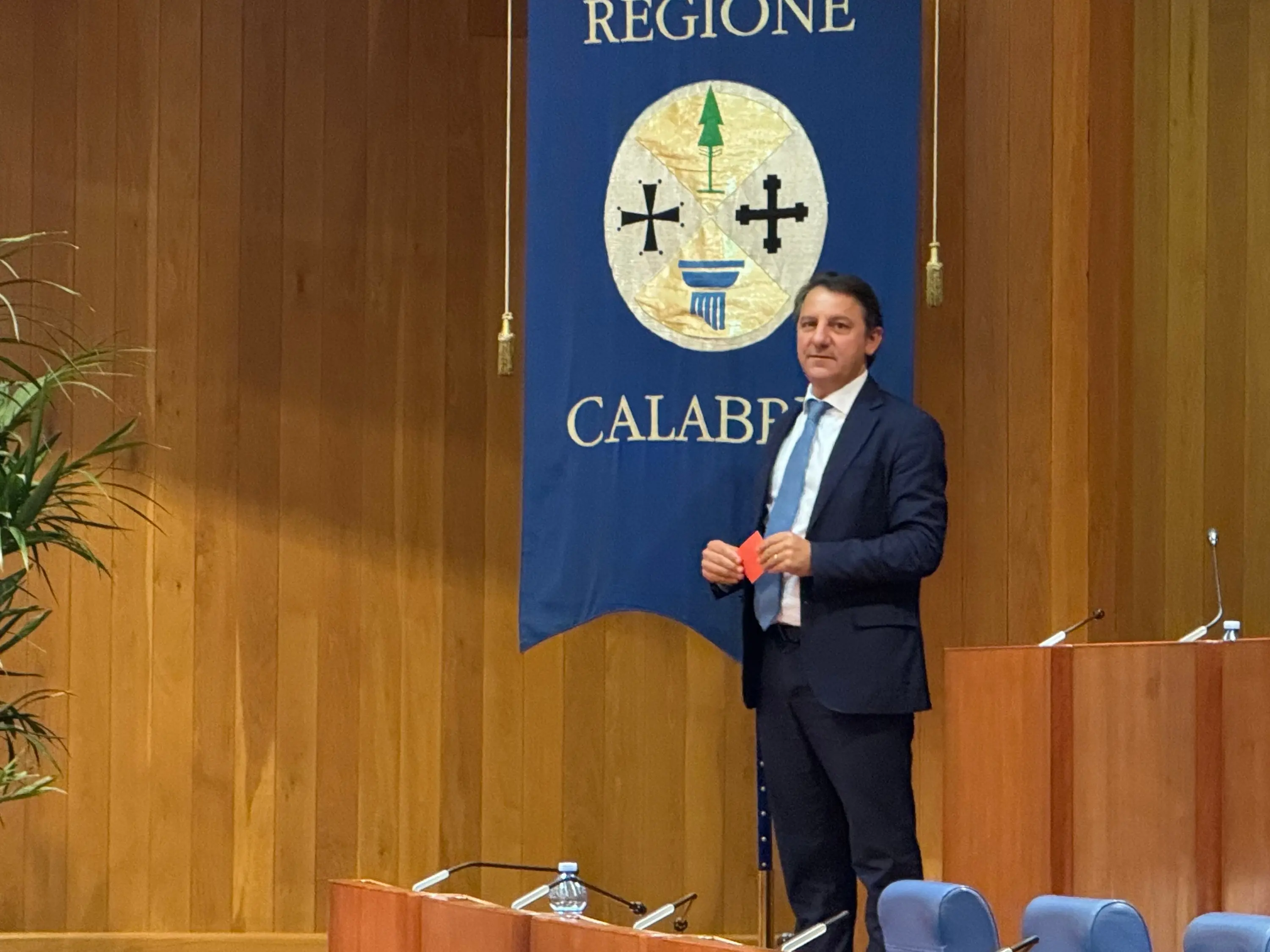 Tridico: «Costituito un intergruppo di minoranza, opposizione compatta in Consiglio regionale»