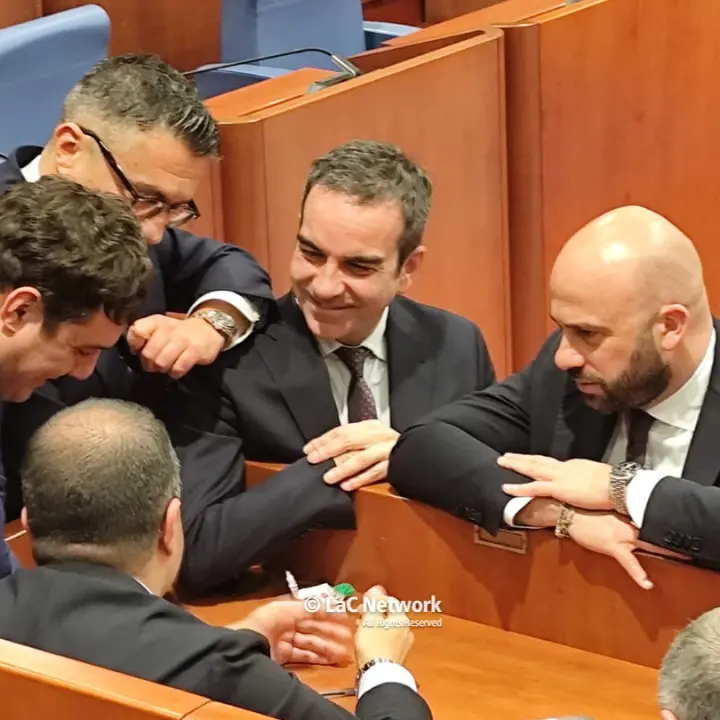 Consiglio regionale, Cirillo ottiene 23 voti (anche dall'opposizione) e viene eletto presidente