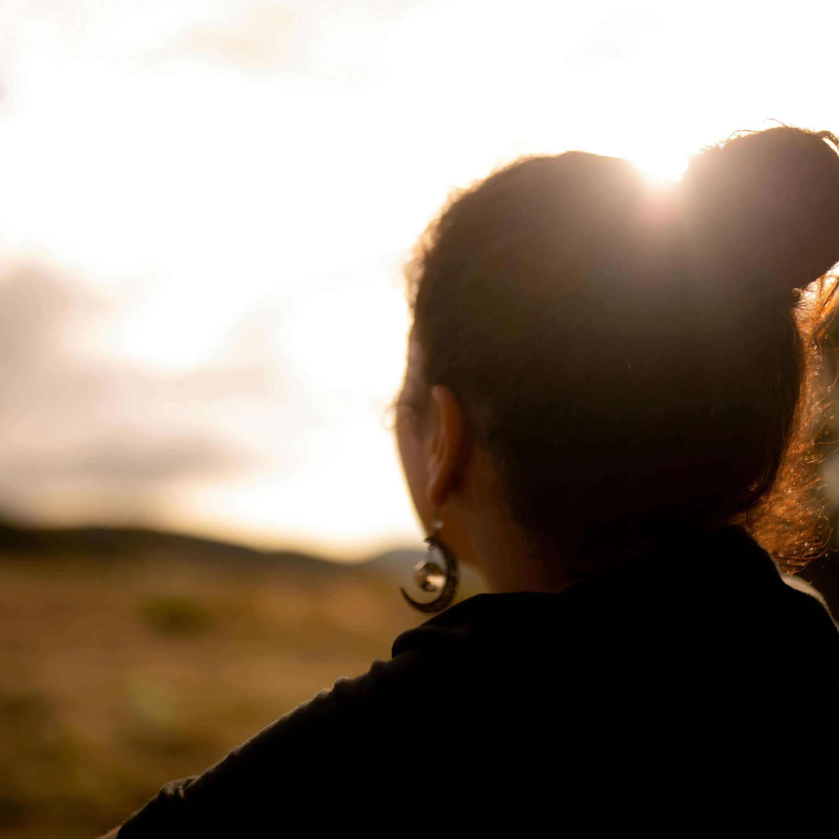 «Mi dicevano “ti devi ammazzare”, ma io voglio un futuro in Calabria». La rinascita di Anna, una delle ragazze violentate a Seminara\n