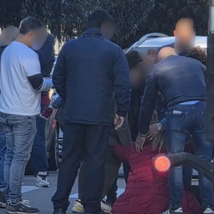 Rossano, donna investita da un’auto mentre attraversa le strisce davanti ad una scuola\n