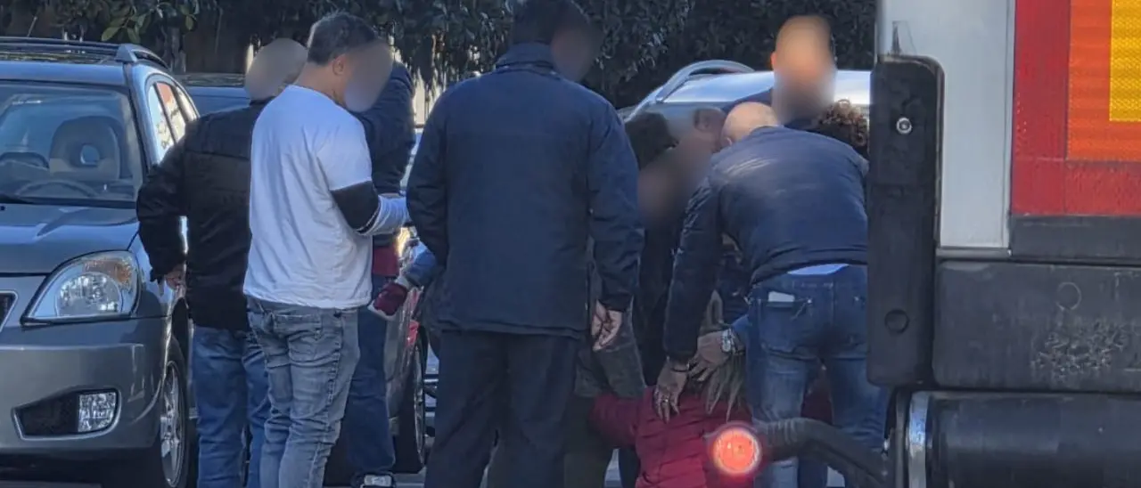Rossano, donna investita da un’auto mentre attraversa le strisce davanti ad una scuola\n