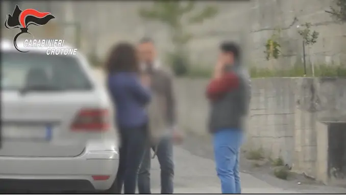 Scandalo nella scuola a Crotone, arrestati ex preside e titolare di un centro formativo –\u00A0NOMI\n