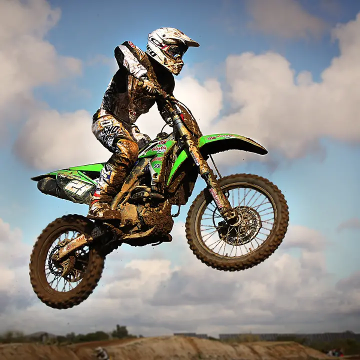 Incidente durante una gara di\u00A0motocross: operato d’urgenza il 15enne di Serra rimasto\u00A0gravemente ferito