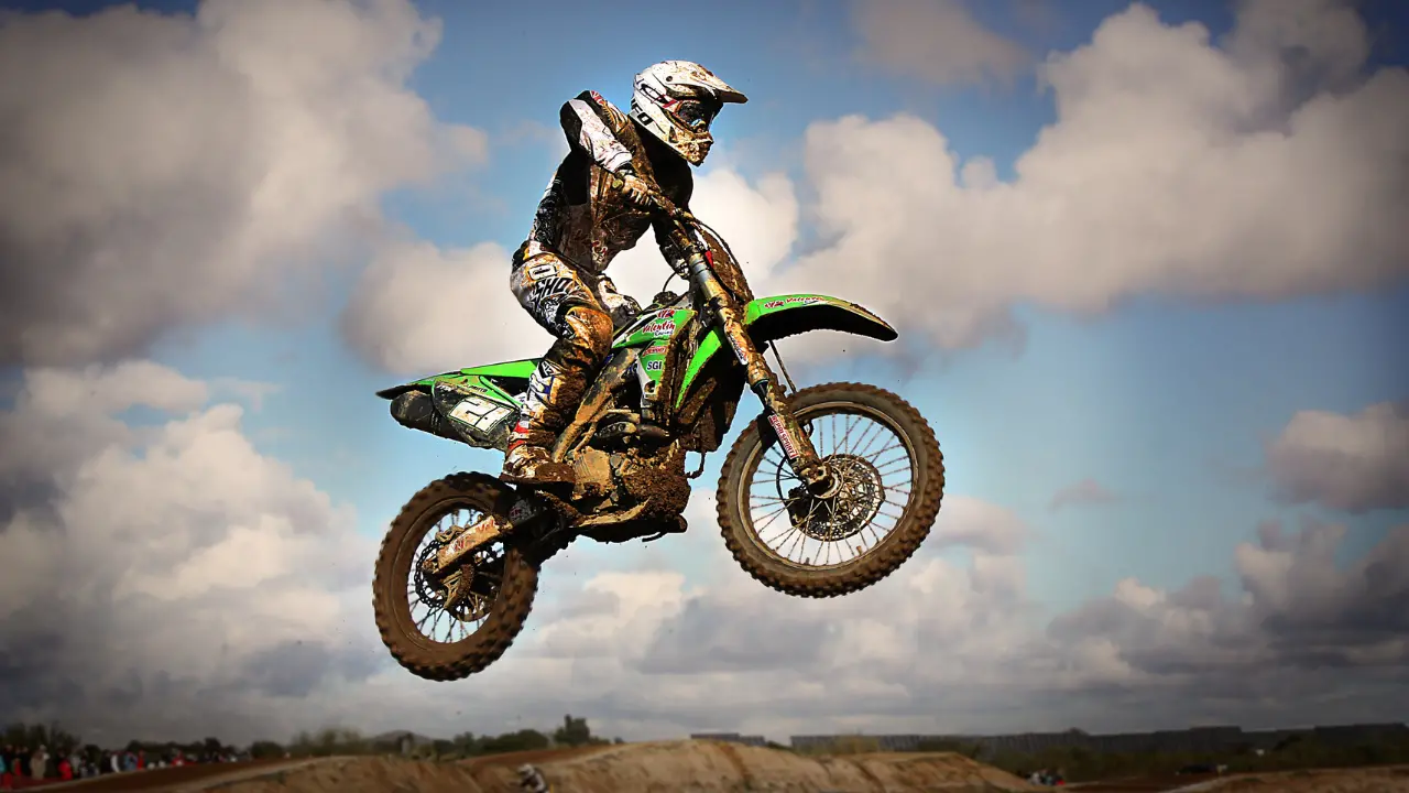 Incidente durante una gara di\u00A0motocross: operato d’urgenza il 15enne di Serra rimasto\u00A0gravemente ferito