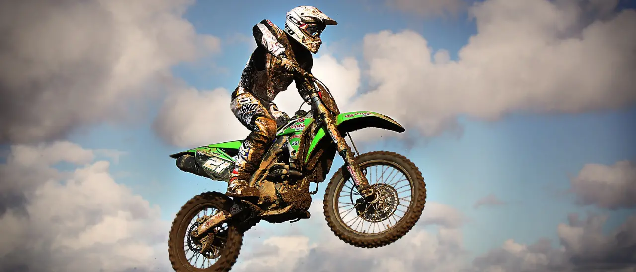 Incidente durante una gara di\u00A0motocross: operato d’urgenza il 15enne di Serra rimasto\u00A0gravemente ferito